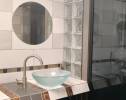 Salle de bains : pourquoi l'eau et le corps mouillé changent tout. Les volumes 0, 1 et 2 de la salle de bains : mesurer, placer, équiper. La liaison équipotentielle supplémentaire : la réaliser, la vérifier. Équiper la salle de bains : éclairage, chauffage, chauffe-eau, prises. Salle de bains : Consuel, rénovation, piscine, spa et sauna Salle de bains : pourquoi l'eau et le corps mouillé changent tout. Les volumes 0, 1 et 2 de la salle de bains : mesurer, placer, équiper. La liaison équipotentielle supplémentaire : la réaliser, la vérifier. Équiper la salle de bains : éclairage, chauffage, chauffe-eau, prises. Salle de bains : Consuel, rénovation, piscine, spa et sauna
